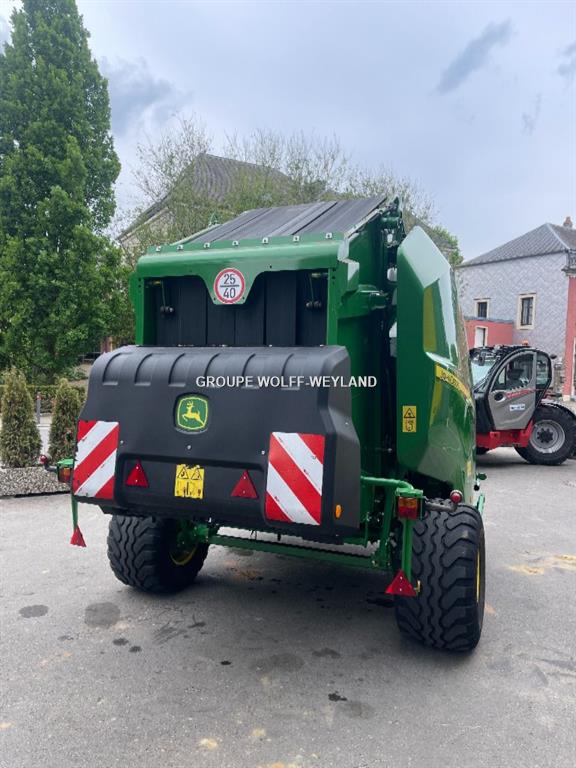 John Deere V461