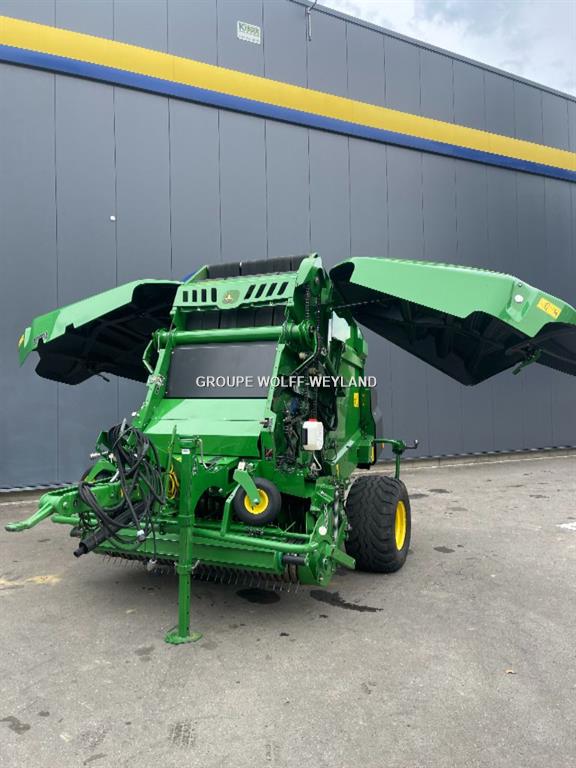 John Deere V461