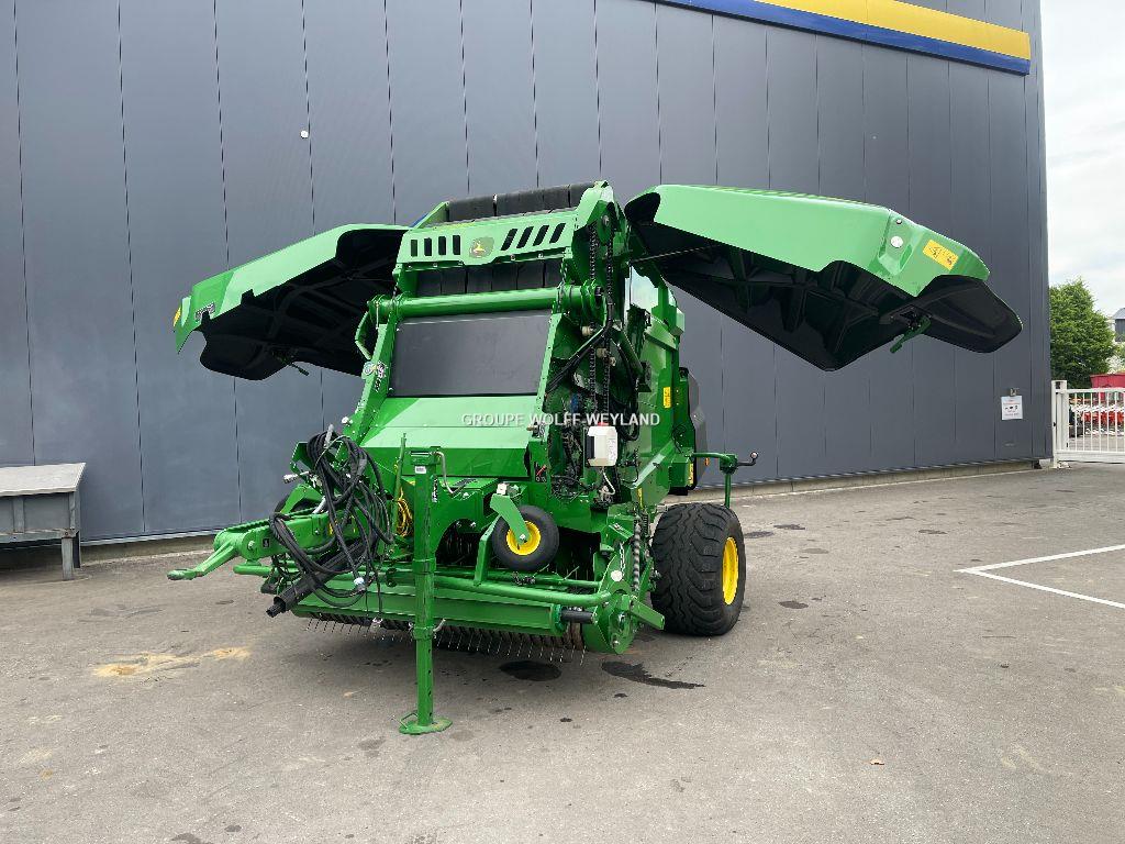 John Deere V461