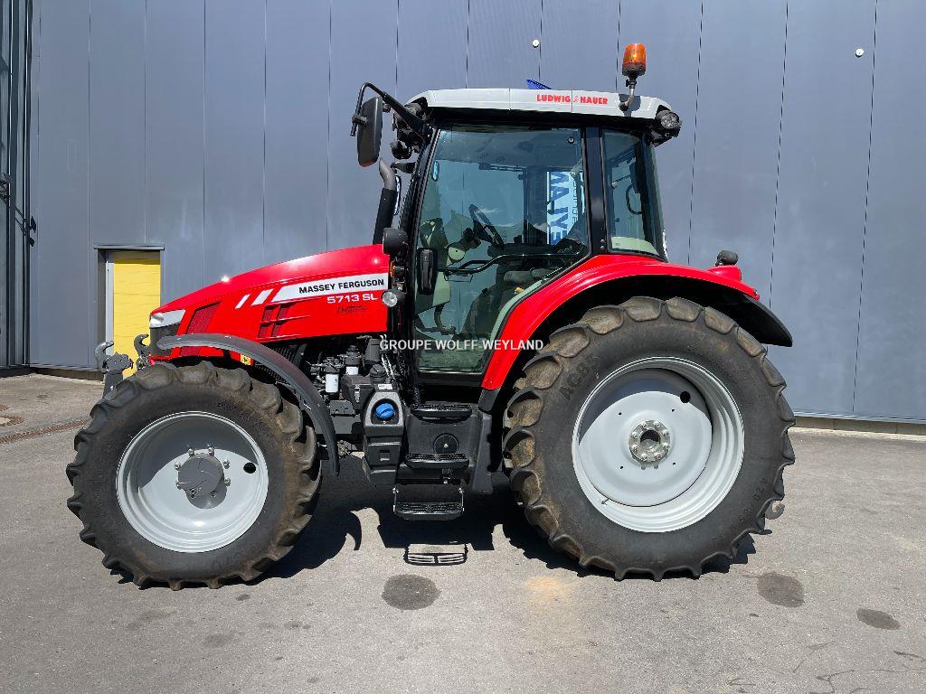 Massey Ferguson 5713