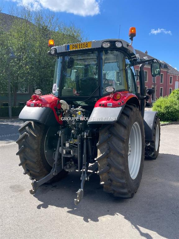 Massey Ferguson 5713