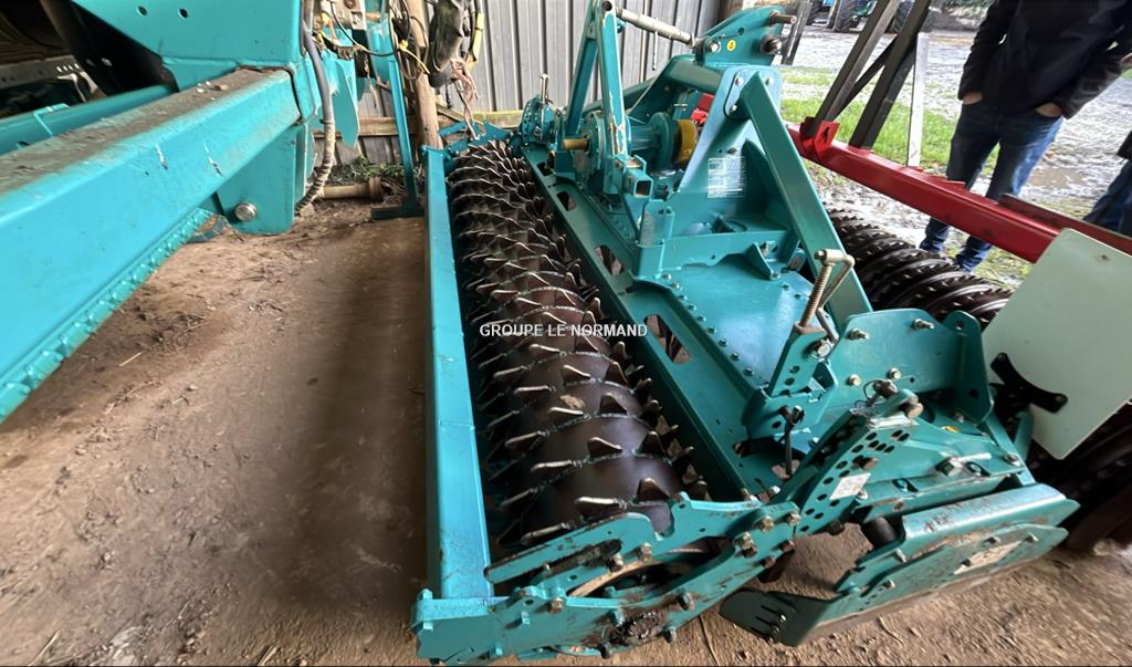 Isagri.Media.Models.Annonce.Marque HR 3000 19