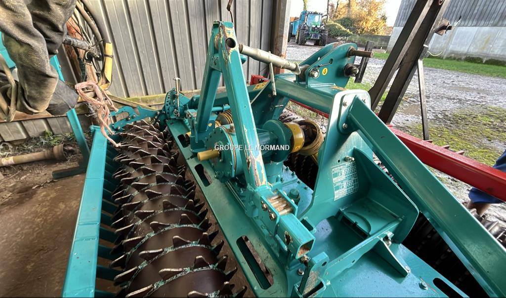 Isagri.Media.Models.Annonce.Marque HR 3000 19