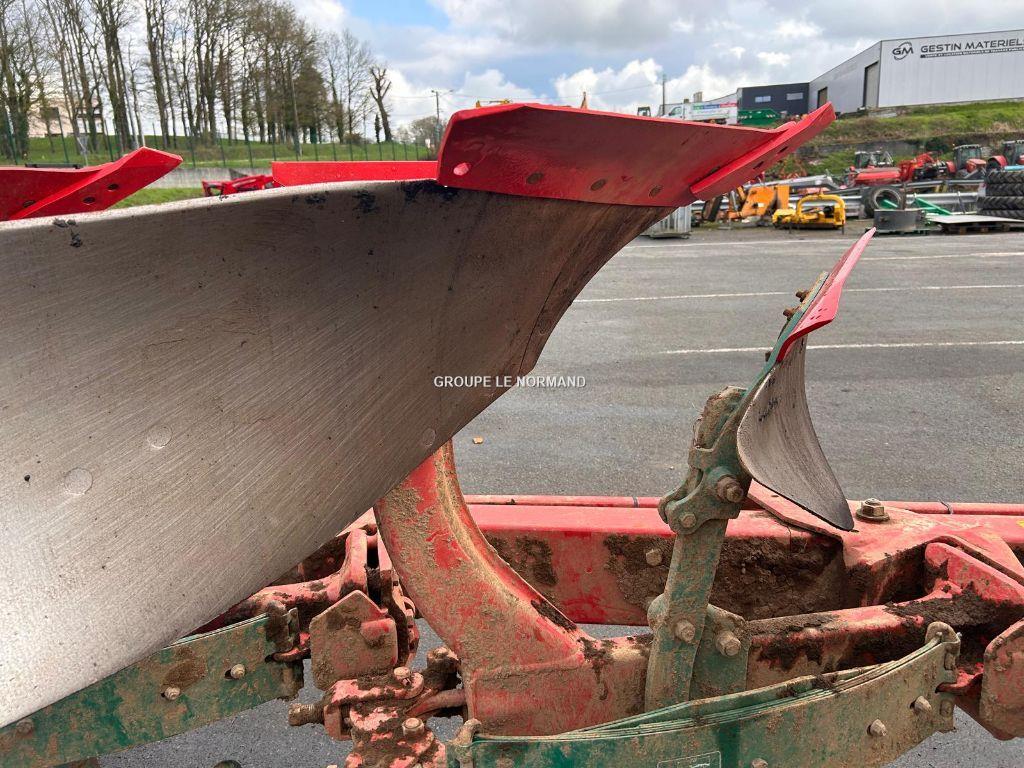 Isagri.Media.Models.Annonce.Marque EG