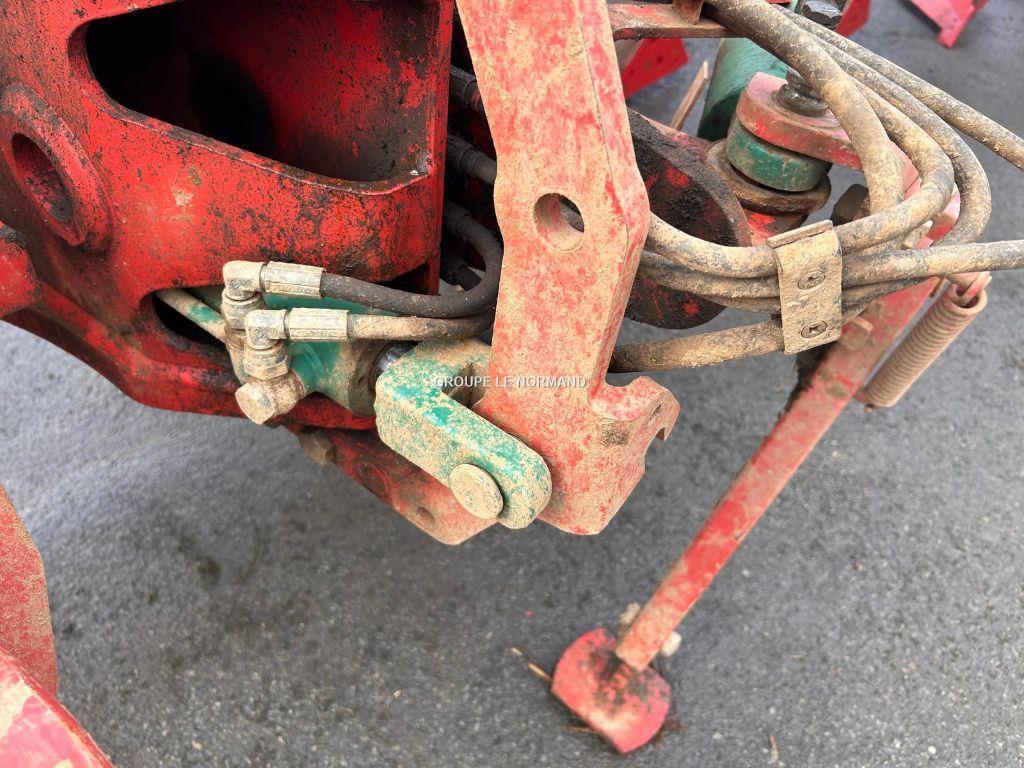 Isagri.Media.Models.Annonce.Marque EG