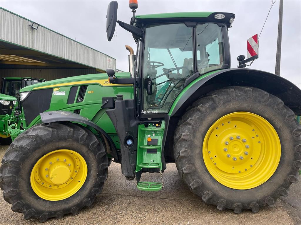 John Deere 6R 195