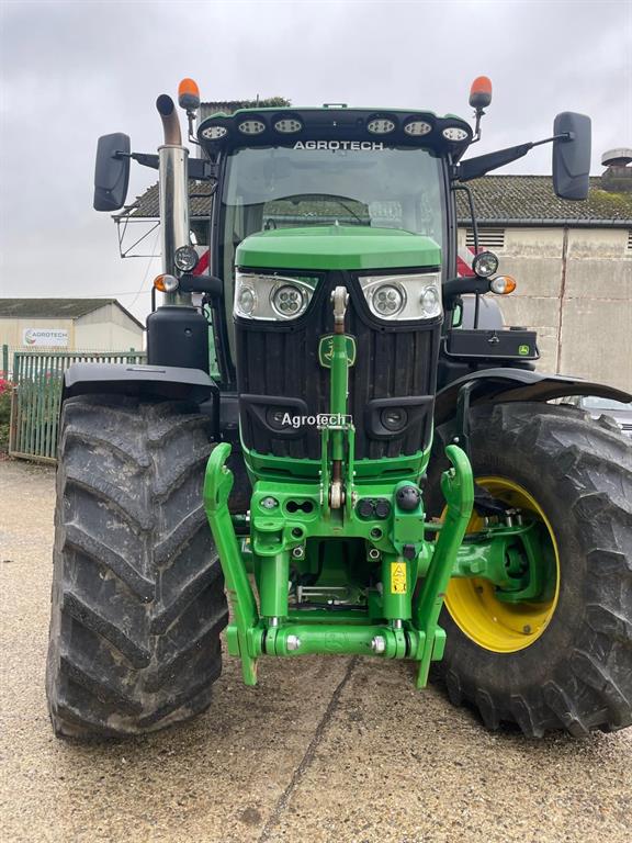 John Deere 6R 195