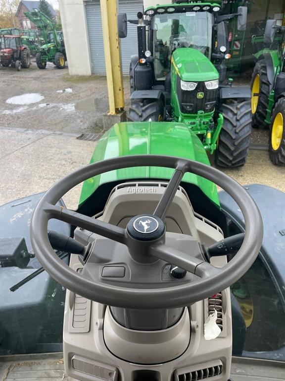 John Deere 6R 195