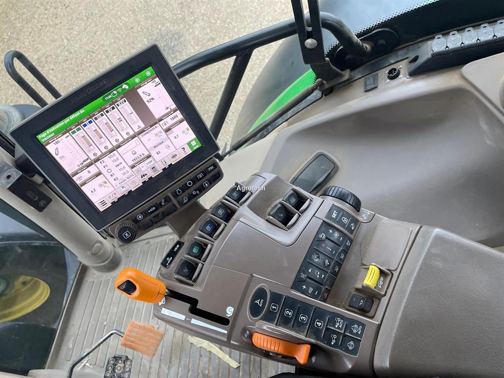 John Deere 6R 195