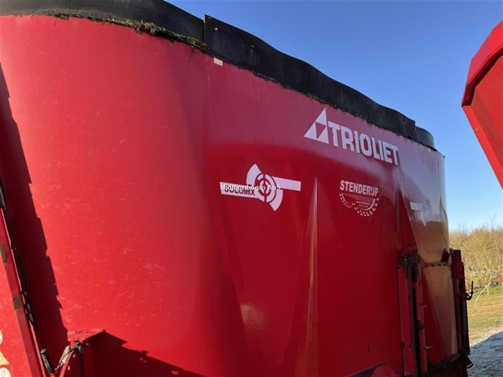 二手TRIOLIET SOLOMIX 2-2800 30 M3 - 分配拖车- 0