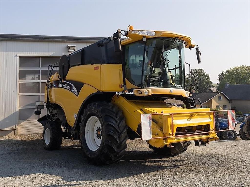 NEW HOLLAND CX 840 б/у - Зерноуборочный комбайн - 2004