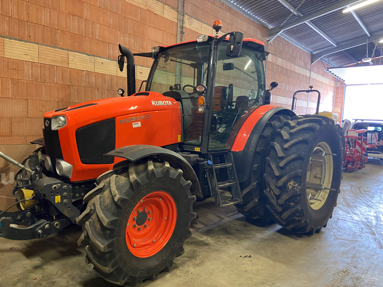 Kubota M125 GXS-III