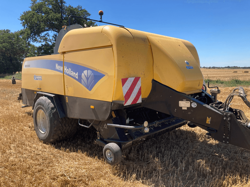 New Holland BB9080