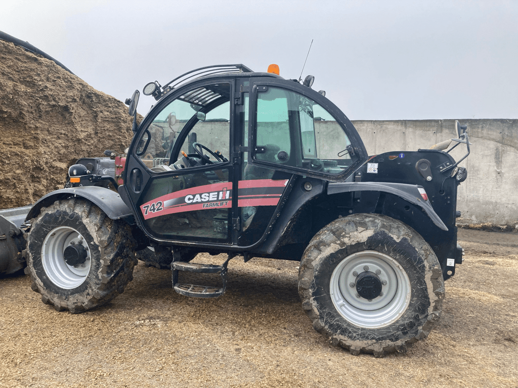 Case IH FARMILT 742
