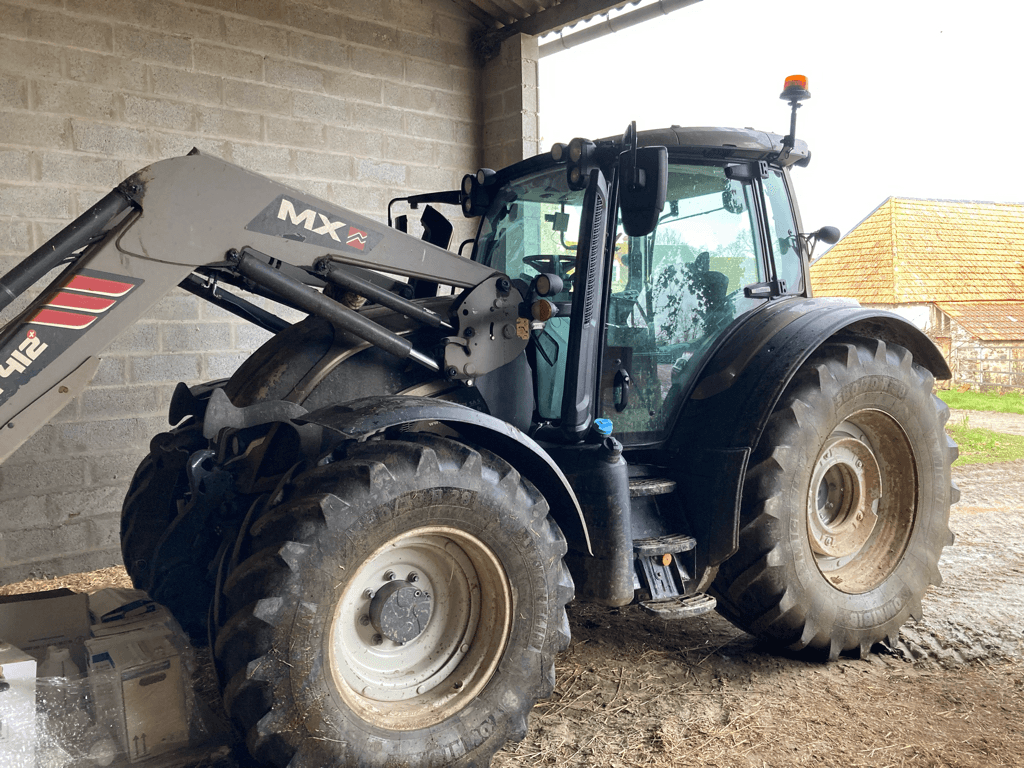 Valtra N 155