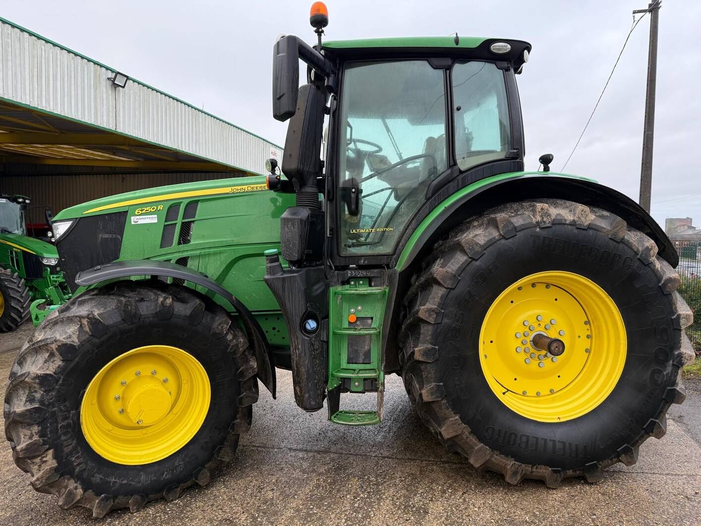 John Deere 6250R