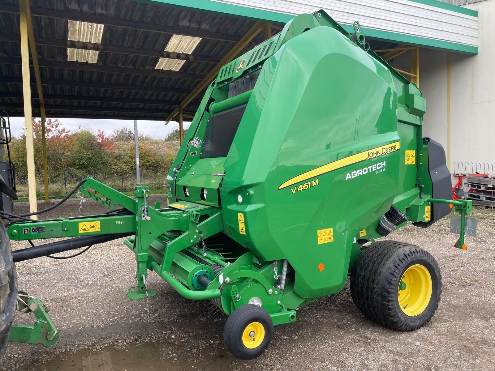 John Deere V461 M