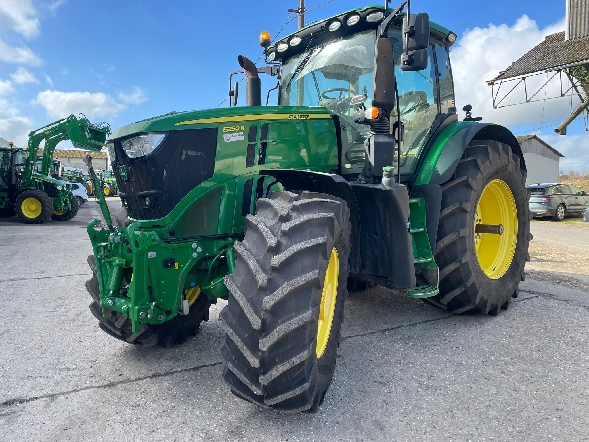 John Deere 6250R