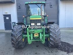 John Deere 6110