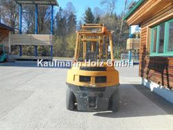 Komatsu FD35-2 mit Zwillingsreifen u. Seitenschieber