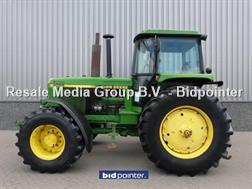 John Deere 4055