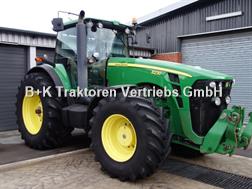 John Deere 8230