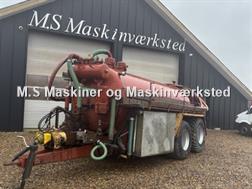 Samson 10000 l med 3000 liter spuler