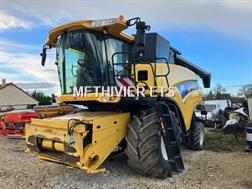 New Holland CR9070