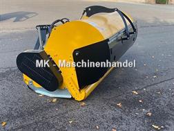 Omarv Mulcher mit Sammelwanne Schlegelmulcher Grasshoppe