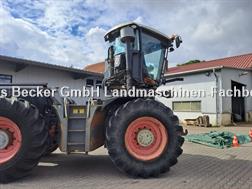 Claas XERION 3300