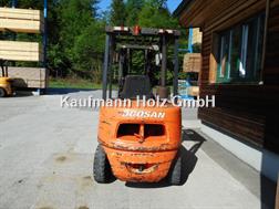 Doosan D30S-5 mit Triplex 4,7m + SS + ZV