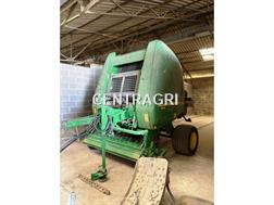 John Deere 854
