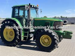 John Deere 6520