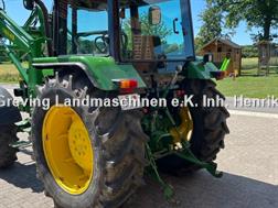 John Deere 2140