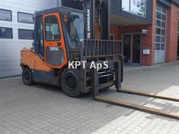 Doosan D55C-5 // MED GAFFELFLYTER OG SIDESKIFT // 5500 kg