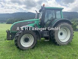 Valtra T171HiTech mit Frontlader Hauer POM-VX150