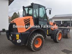 Komatsu WA100M-7 mit Straßenzulassung
