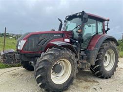 Valtra T 153