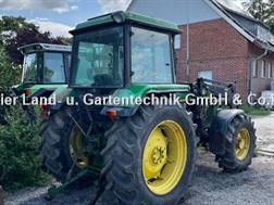 John Deere 3140