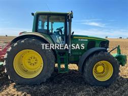 John Deere 6820