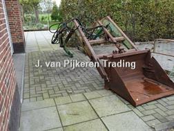 Stoll frontlader met frontbeugel