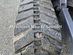 Takeuchi TB 235 mit Powertilt