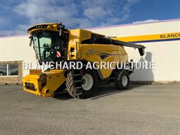 New Holland CR 8.90