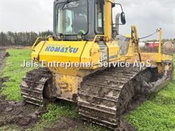 Komatsu D65PX-15