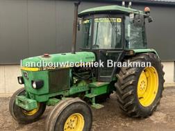 John Deere 2140