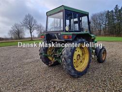 John Deere 2130