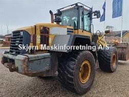 Komatsu WA 320