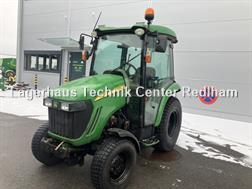 John Deere 3320
