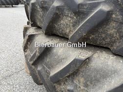 BKT 270/95R36  Agrimax RT955  8Loch