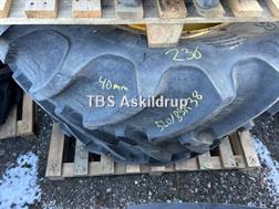 BKT Komplet 520/85R38